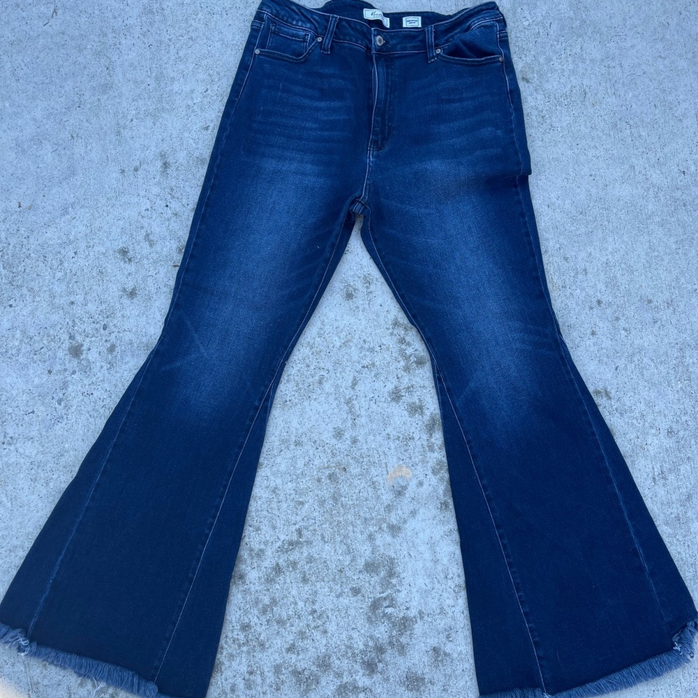 Kancan Flares